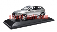 5010805623   Audi Q5